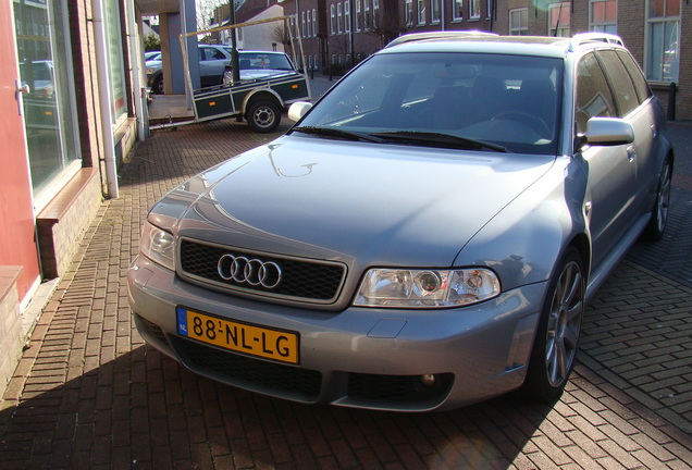 Audi RS4 Avant B5