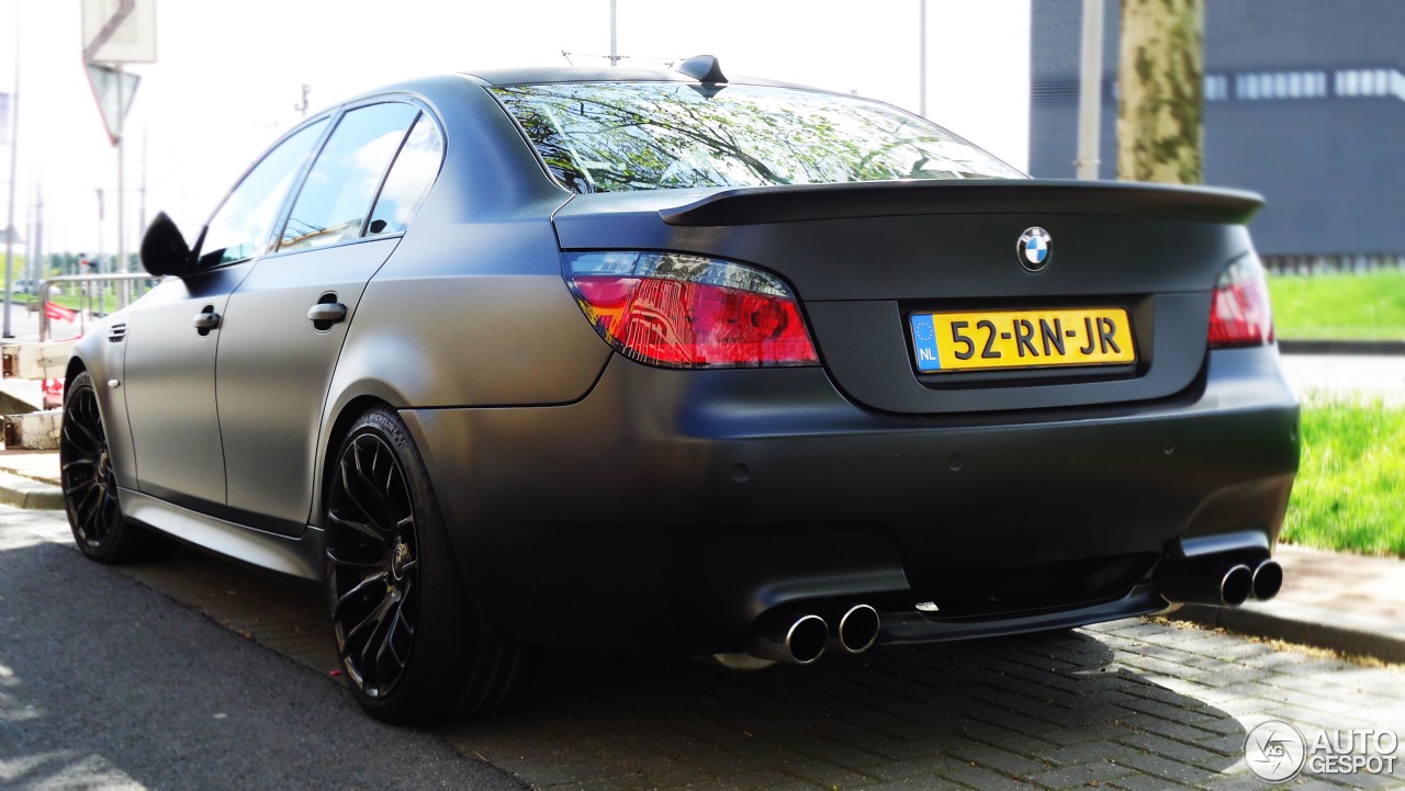 BMW M5 E60 2005