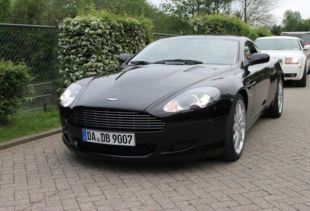 Aston Martin DB9