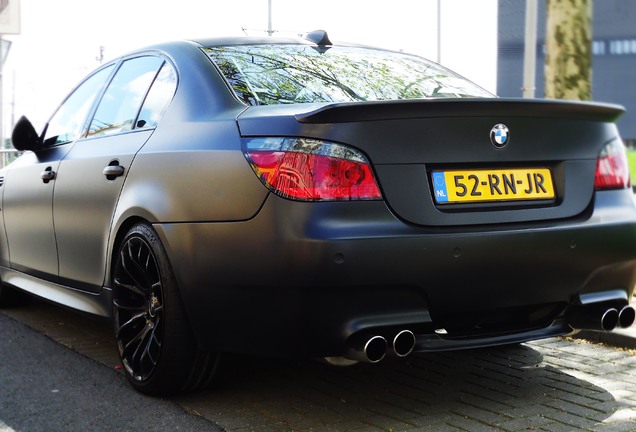 BMW M5 E60 2005