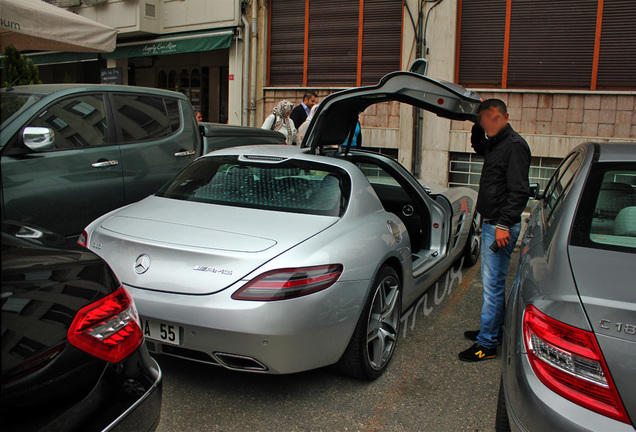 Mercedes-Benz SLS AMG