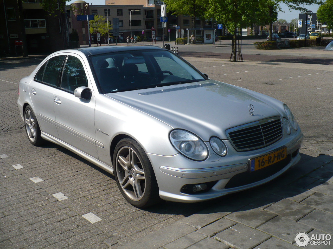 Mercedes-Benz E 55 AMG