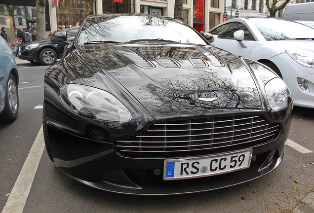 Aston Martin V12 Vantage