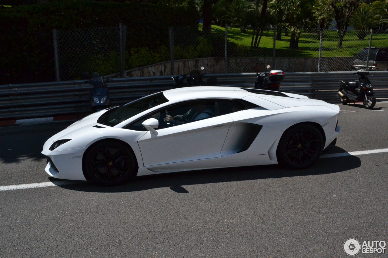 Lamborghini Aventador LP700-4