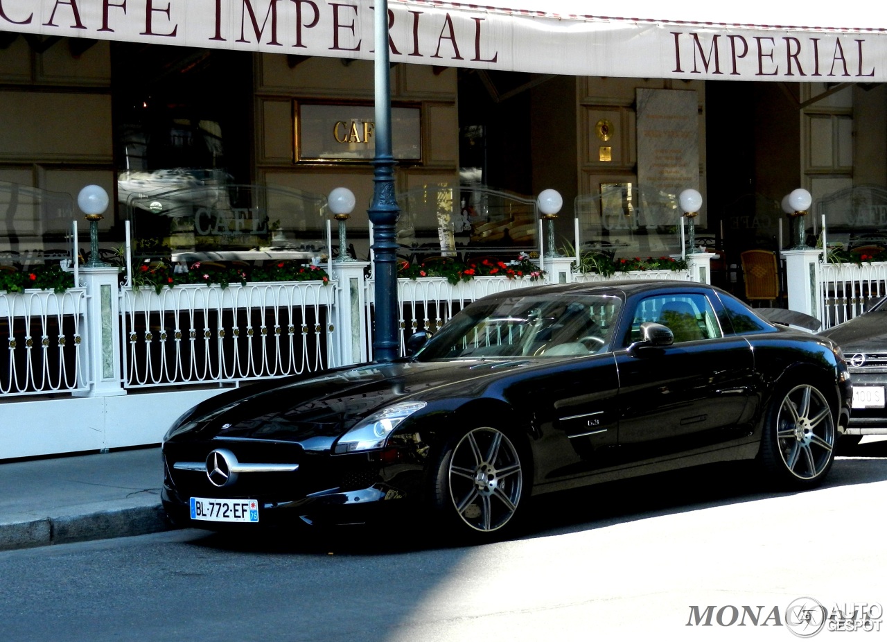 Mercedes-Benz SLS AMG