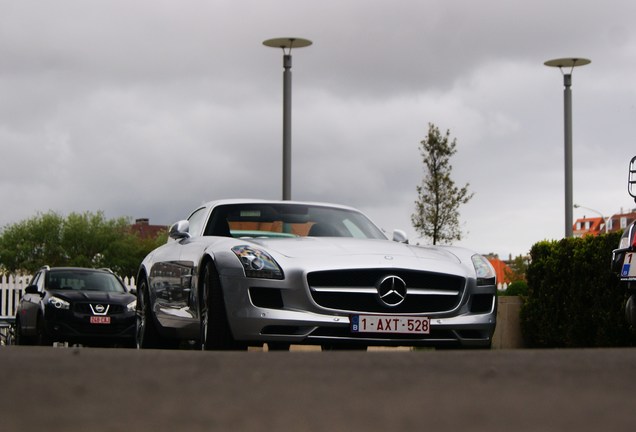 Mercedes-Benz SLS AMG