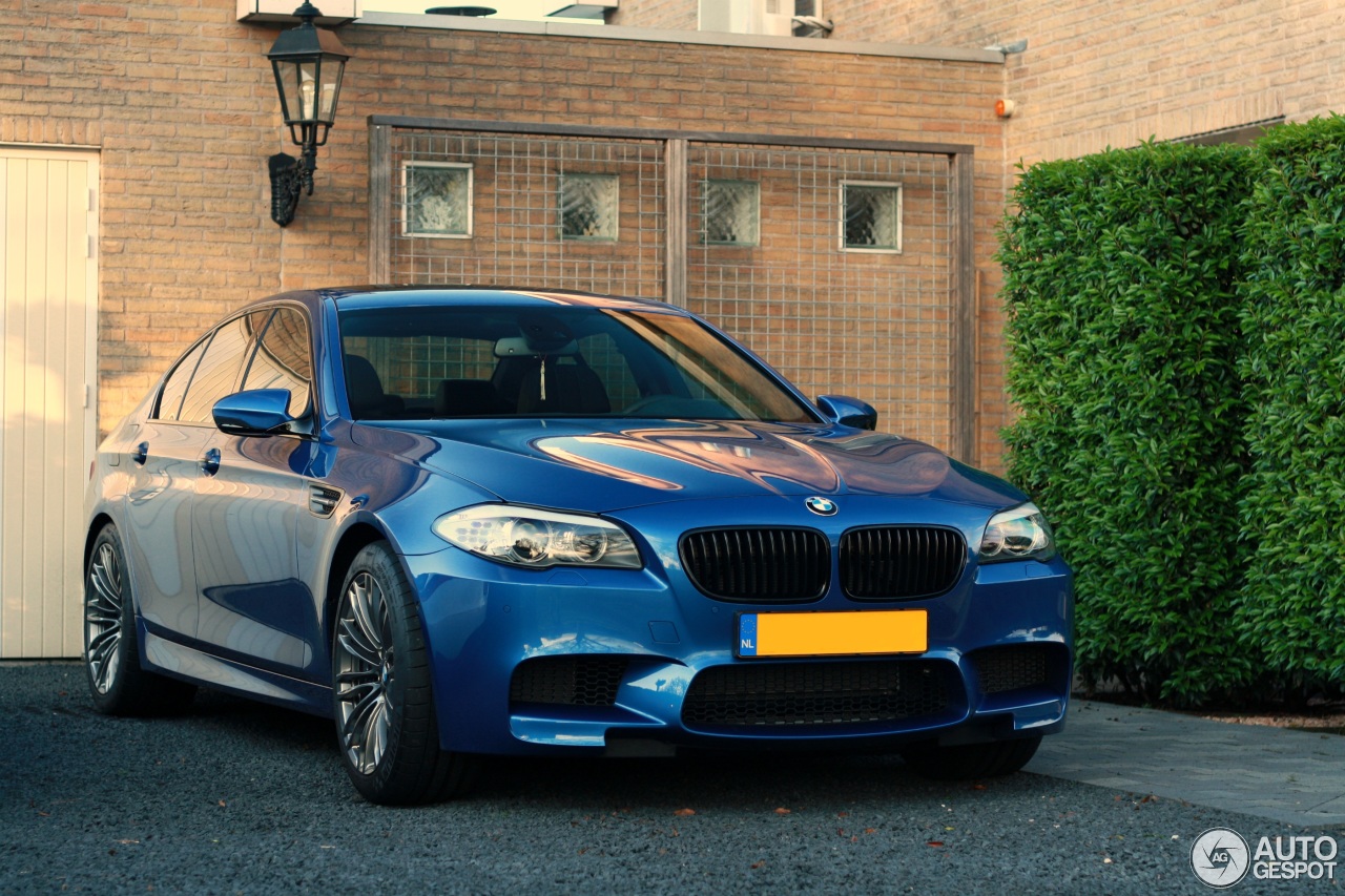 BMW M5 F10 2011