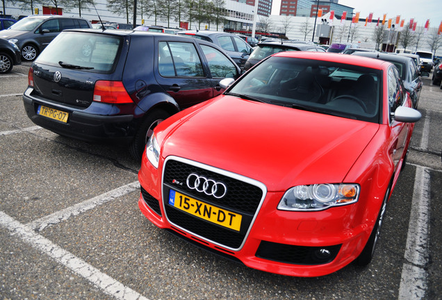 Audi RS4 Sedan