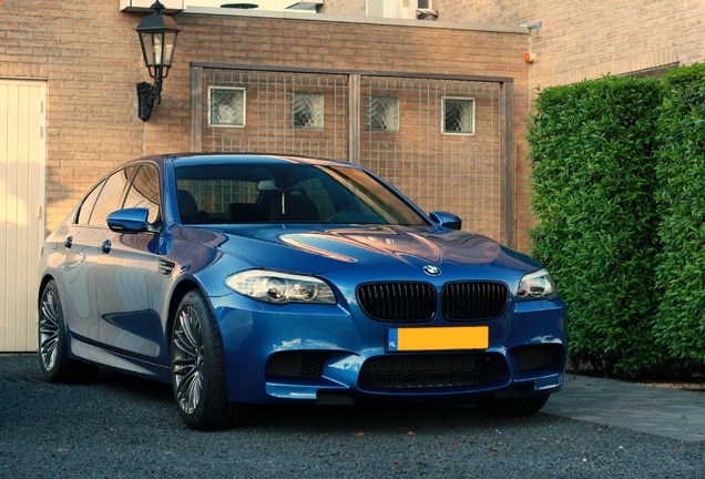 BMW M5 F10 2011