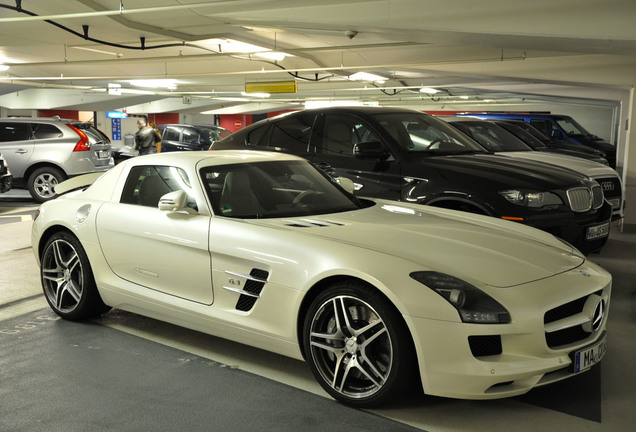 Mercedes-Benz SLS AMG