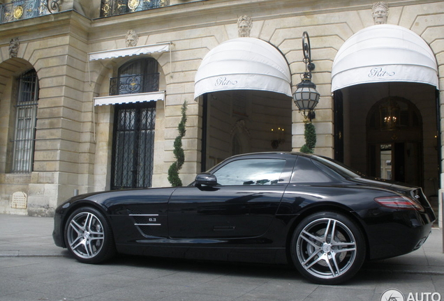 Mercedes-Benz SLS AMG