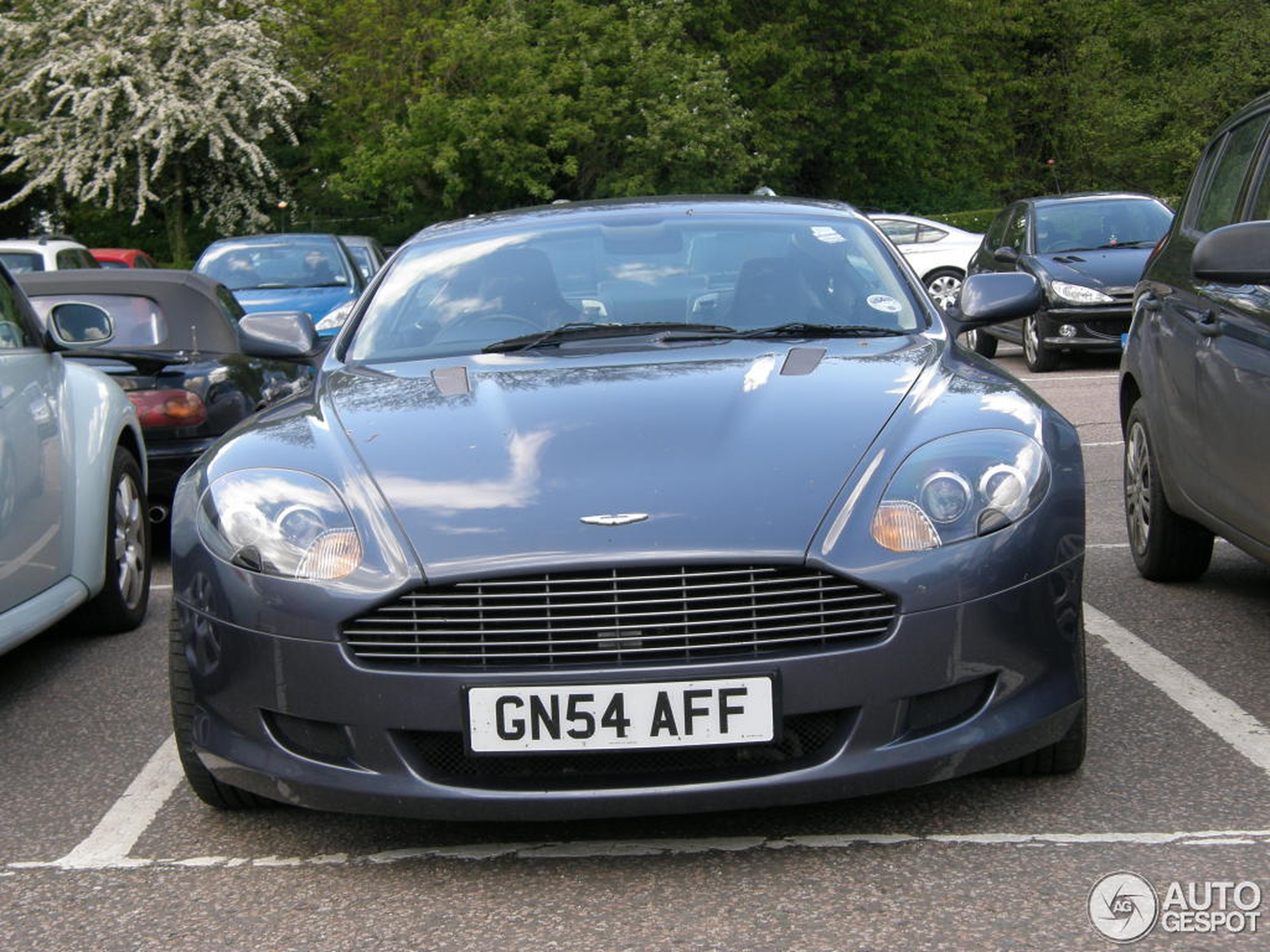 Aston Martin DB9