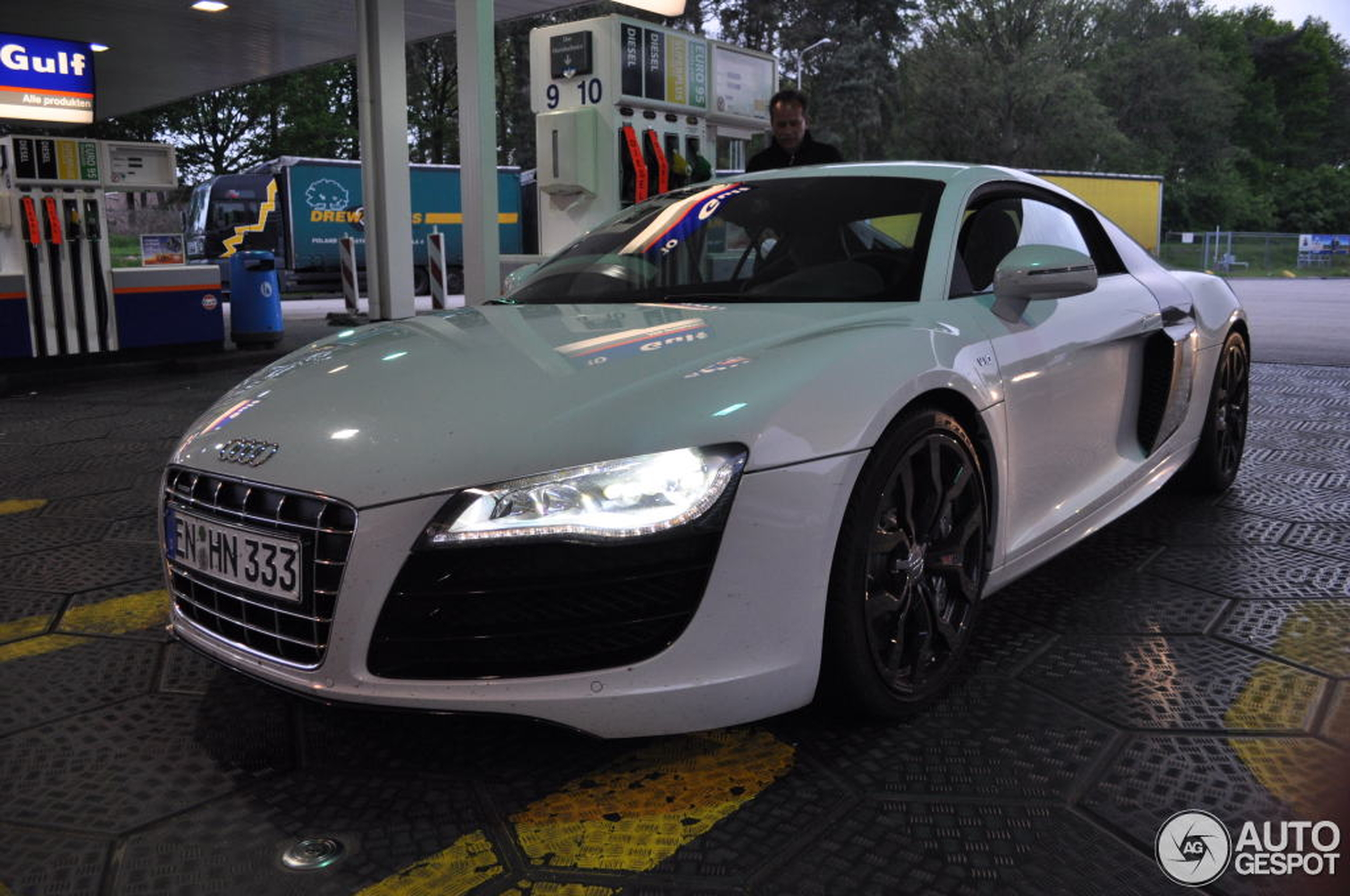 Audi R8 V10