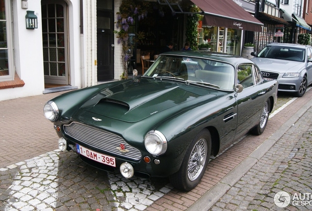 Aston Martin DB4