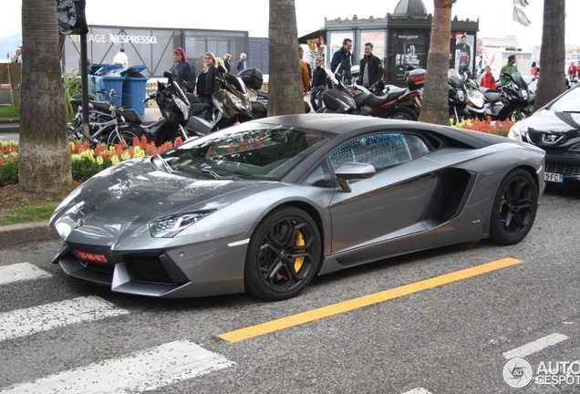 Lamborghini Aventador LP700-4