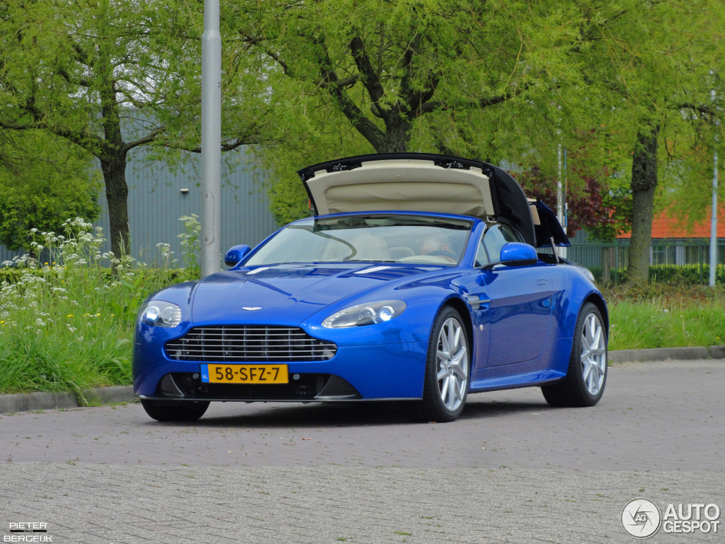 Aston Martin V8 Vantage S Roadster