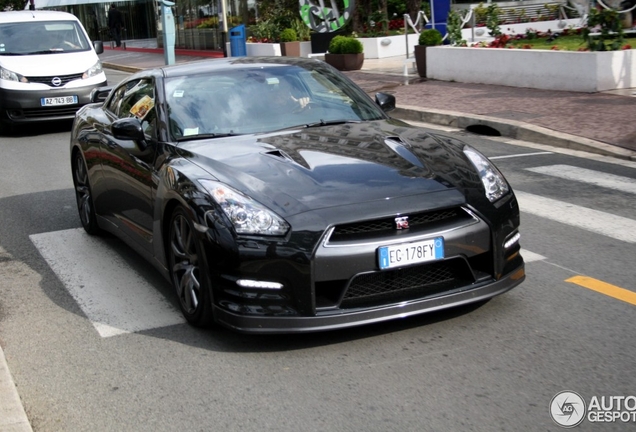 Nissan GT-R 2011