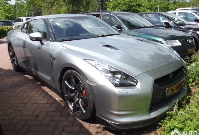 Nissan GT-R