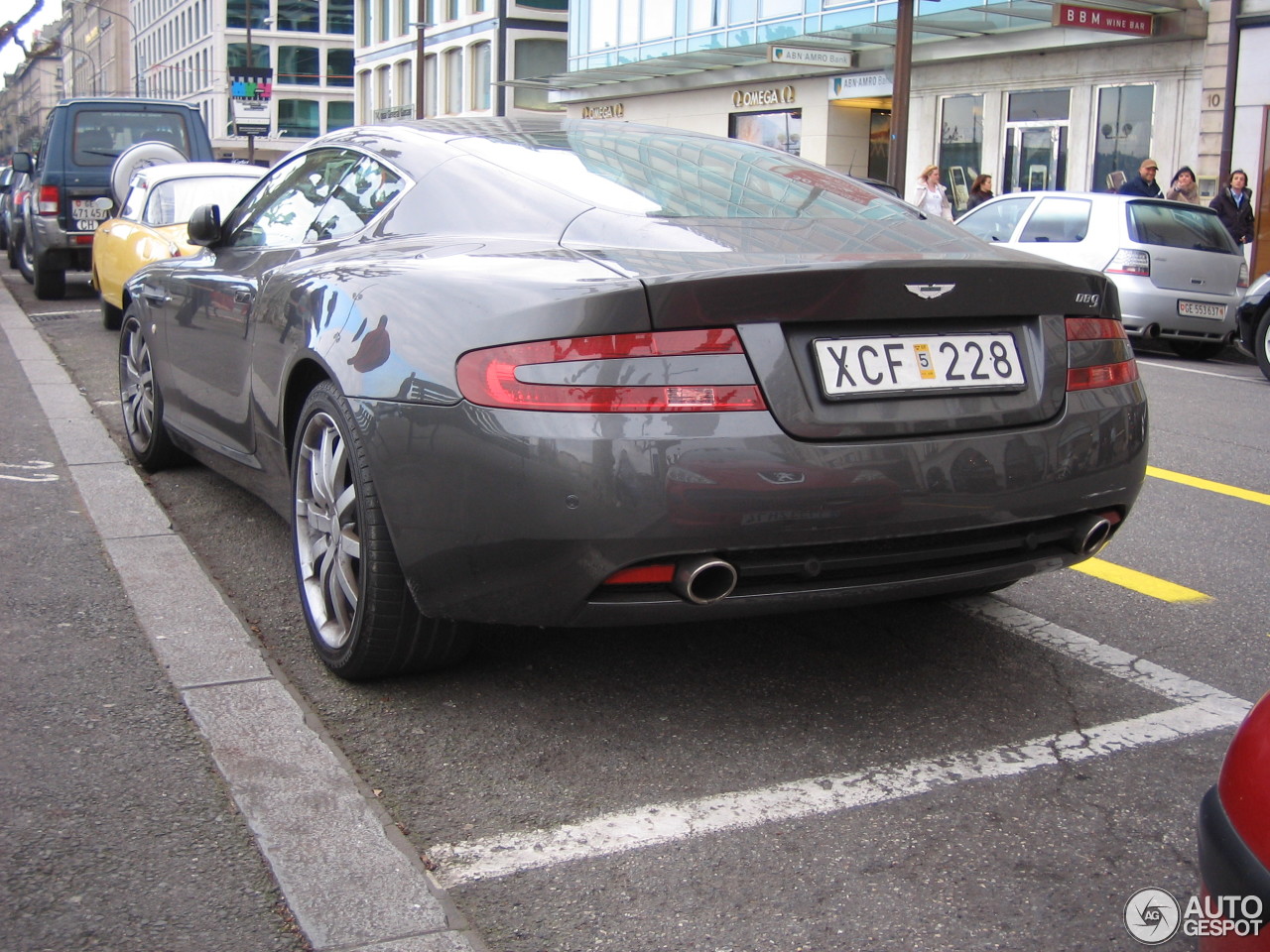 Aston Martin DB9