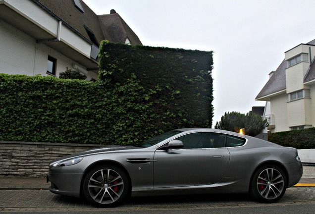 Aston Martin DB9 2010