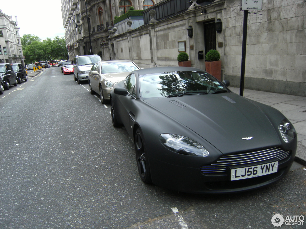 Aston Martin V8 Vantage