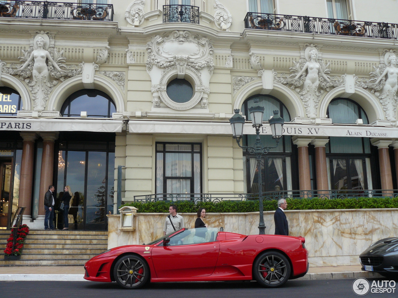 Ferrari Scuderia Spider 16M