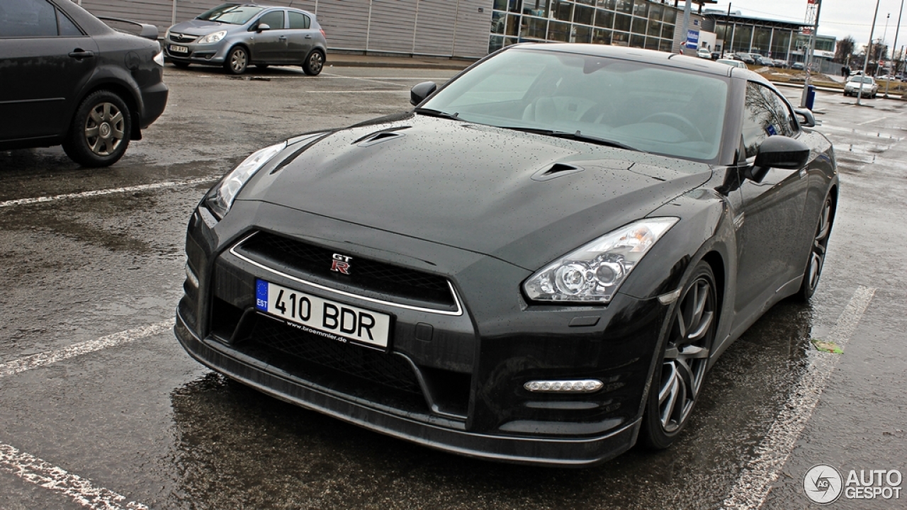 Nissan GT-R 2011