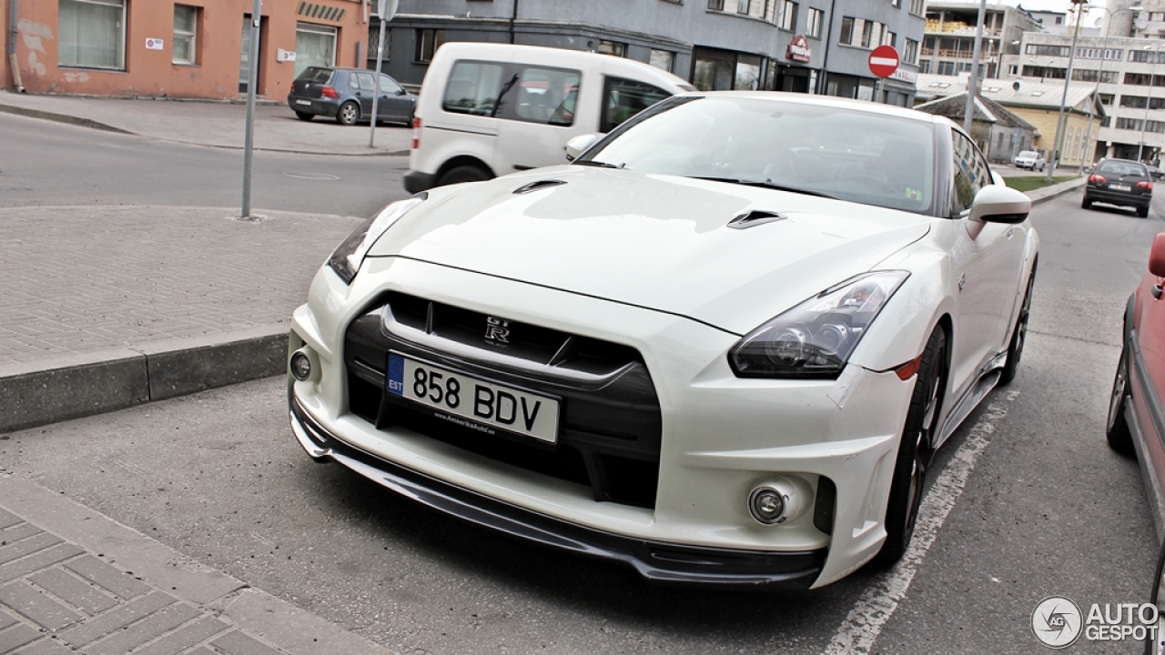 Nissan GT-R WALD Sports Line Black Bison Edition