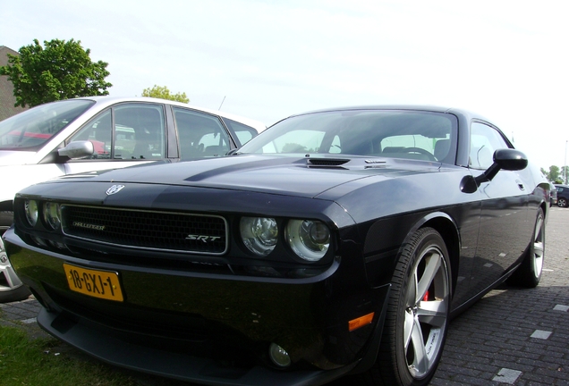 Dodge Challenger SRT-8