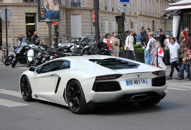 Lamborghini Aventador LP700-4