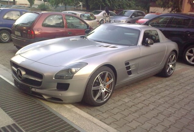 Mercedes-Benz SLS AMG