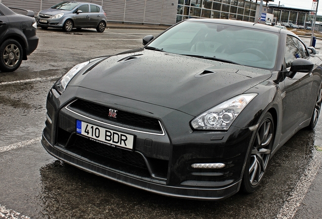 Nissan GT-R 2011