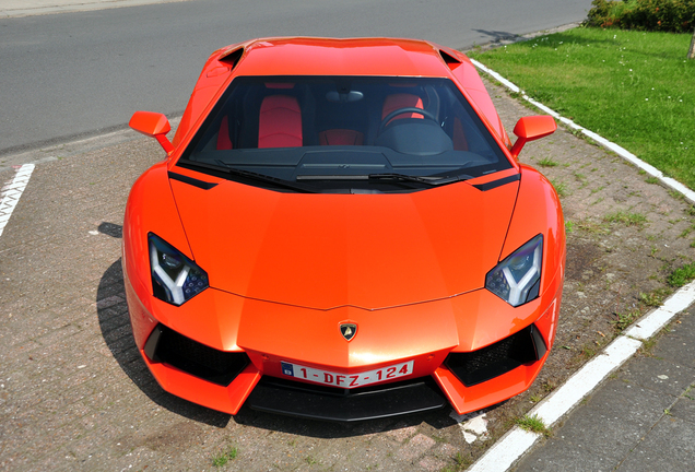 Lamborghini Aventador LP700-4