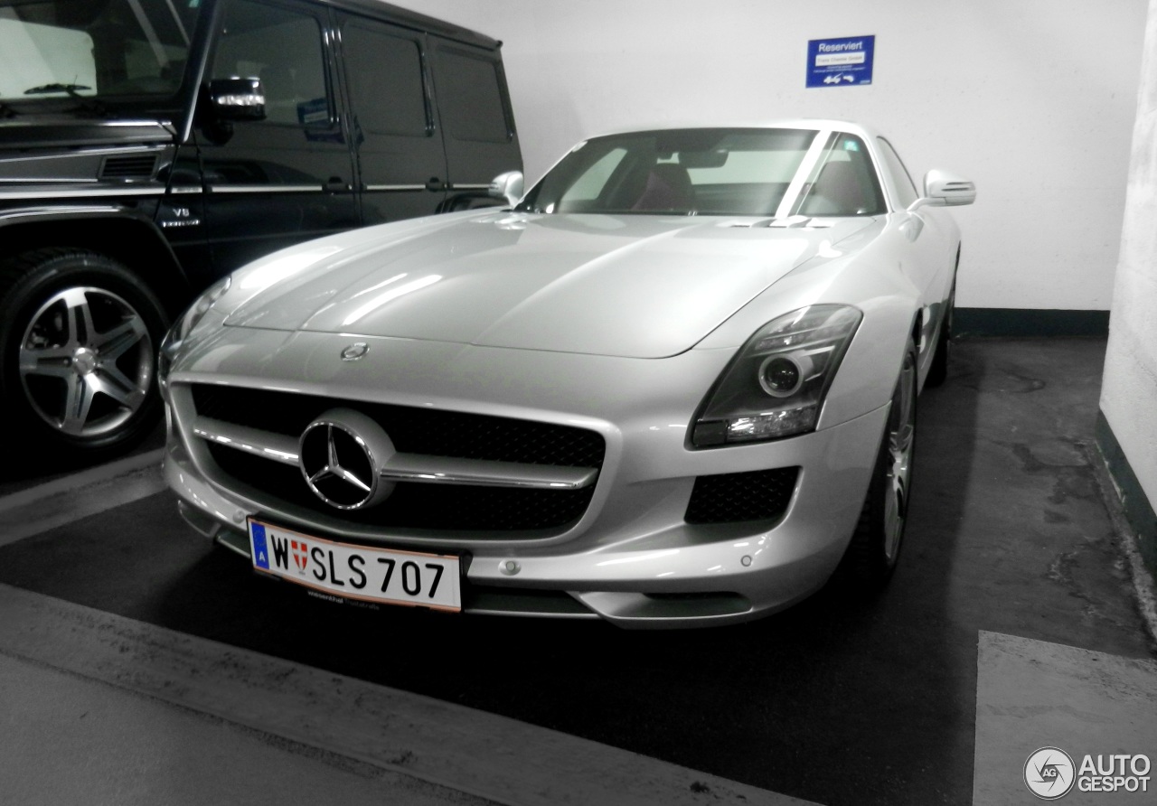 Mercedes-Benz SLS AMG