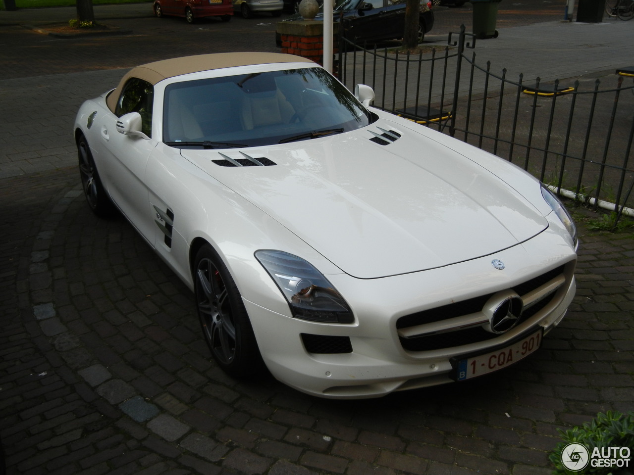 Mercedes-Benz SLS AMG Roadster