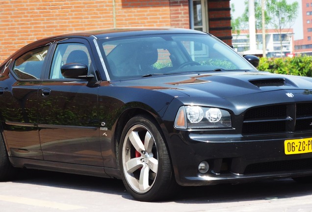 Dodge Charger SRT-8