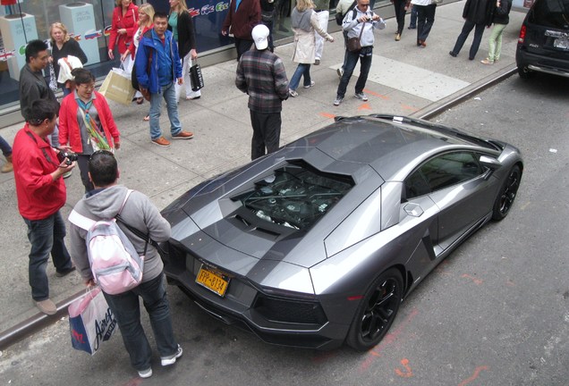 Lamborghini Aventador LP700-4