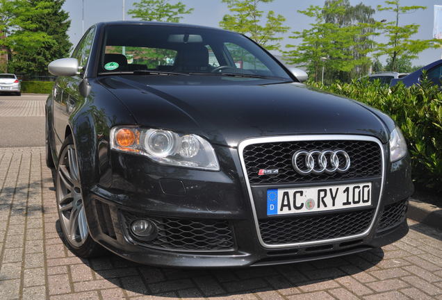 Audi RS4 Sedan