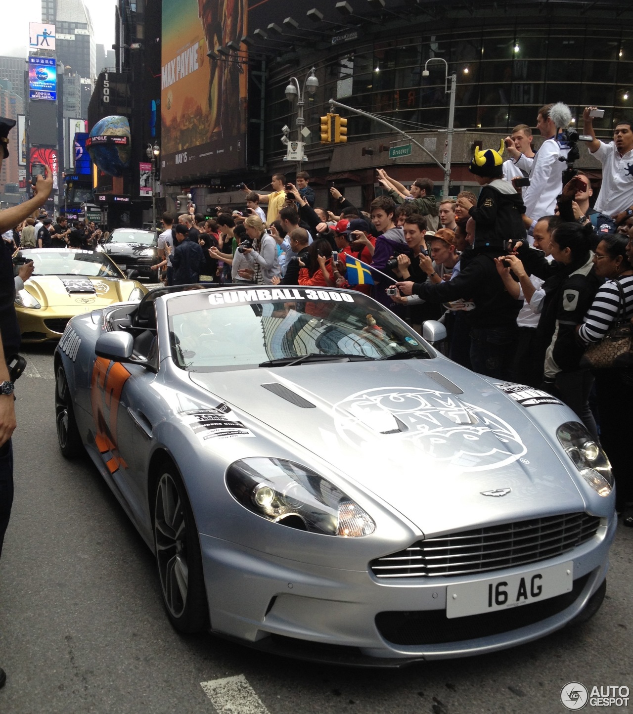 Aston Martin DBS Volante