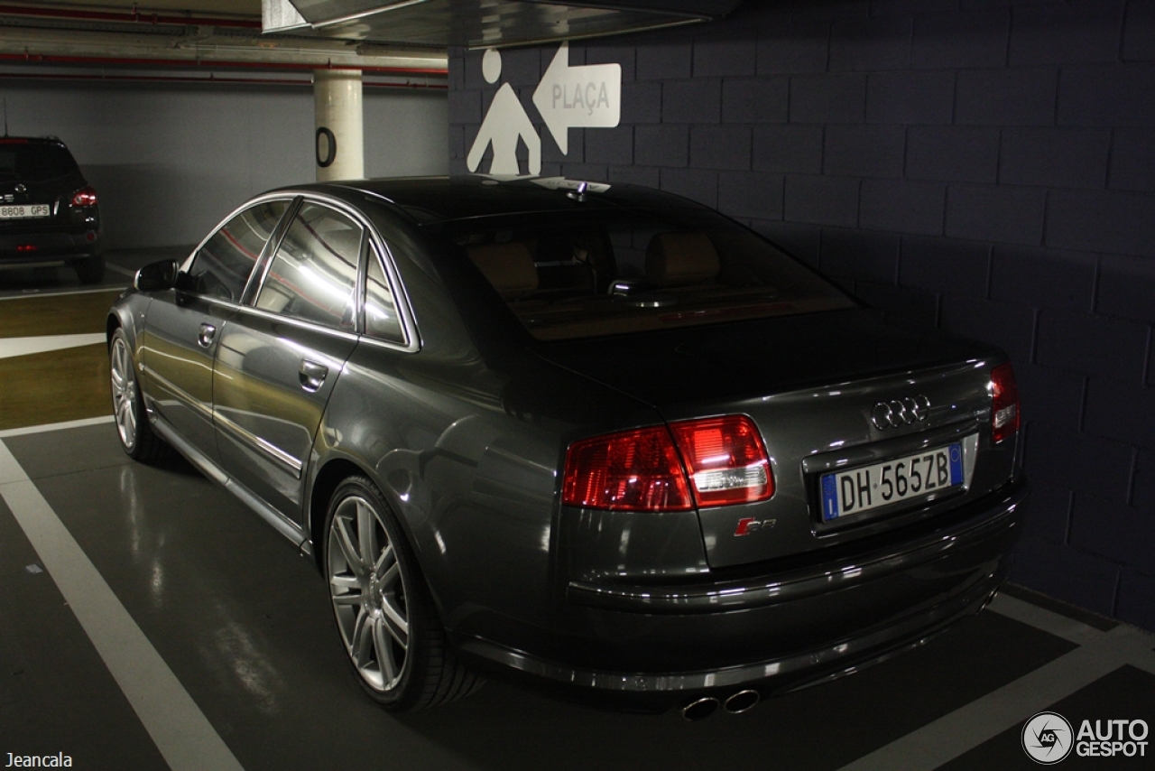 Audi S8 D3