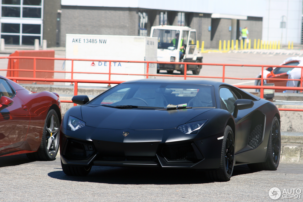 Lamborghini Aventador LP700-4