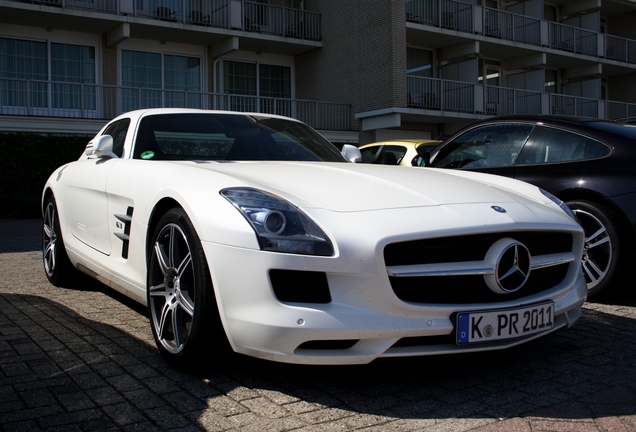 Mercedes-Benz SLS AMG