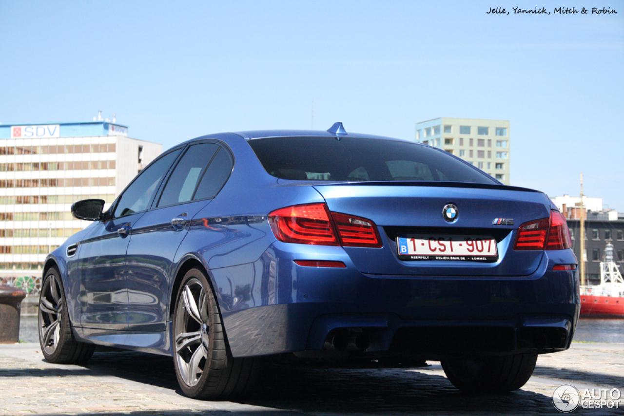 BMW M5 F10 2011