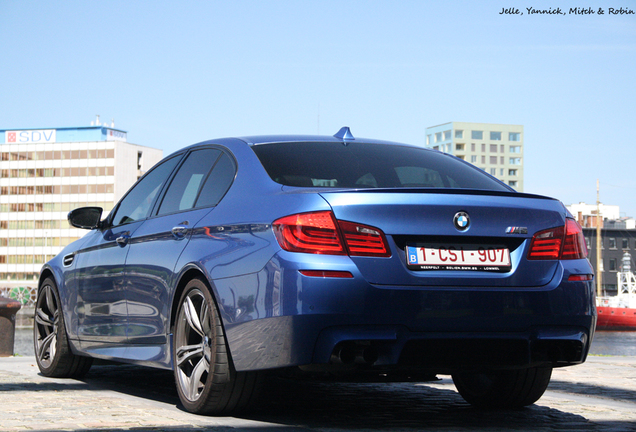 BMW M5 F10 2011