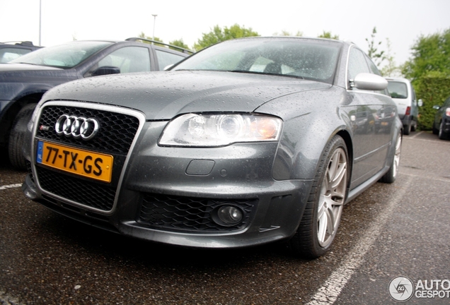 Audi RS4 Avant B7