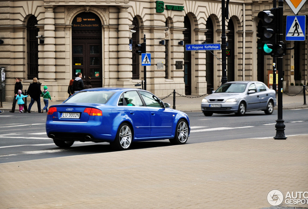 Audi RS4 Sedan