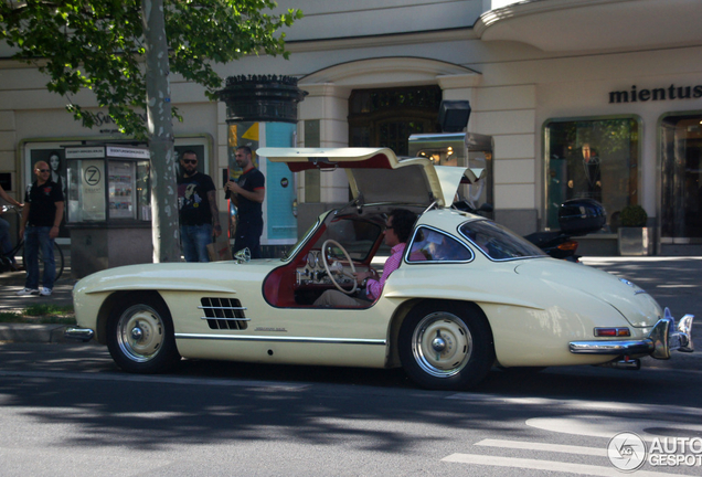 Mercedes-Benz 300SL Gullwing