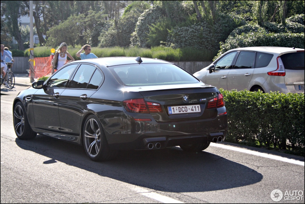 BMW M5 F10 2011