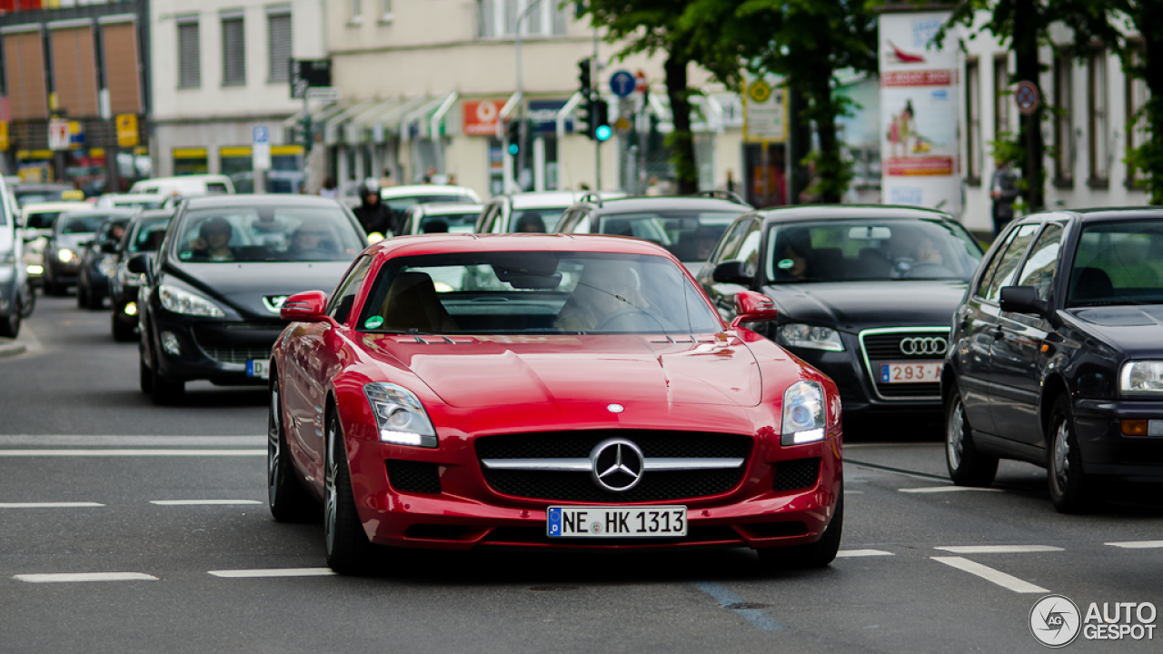 Mercedes-Benz SLS AMG