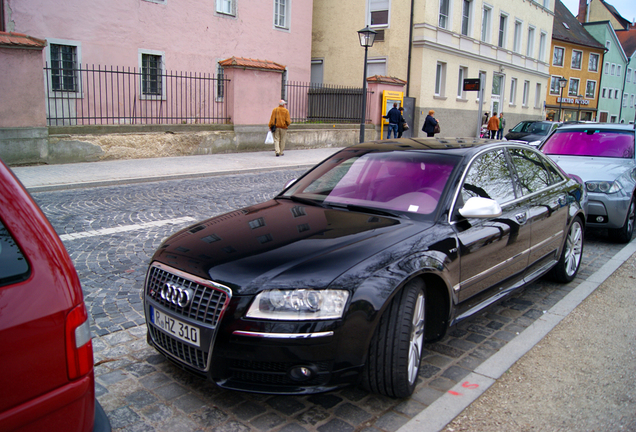 Audi S8 D3